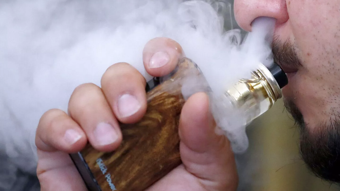 Swap to Stop: UK’s New Scheme Promoting E-cigarette Use to Quit Smoking”